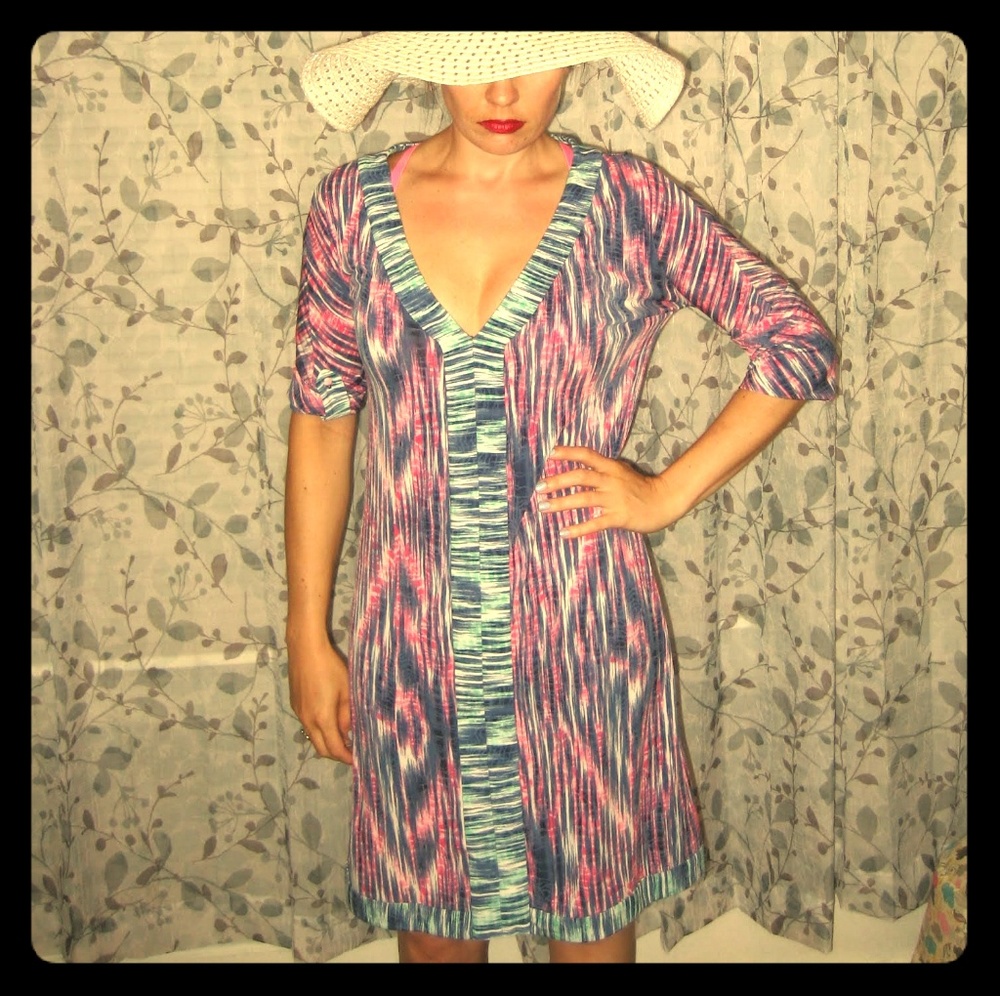 BCBGMaxAzaria v neck dress size XS